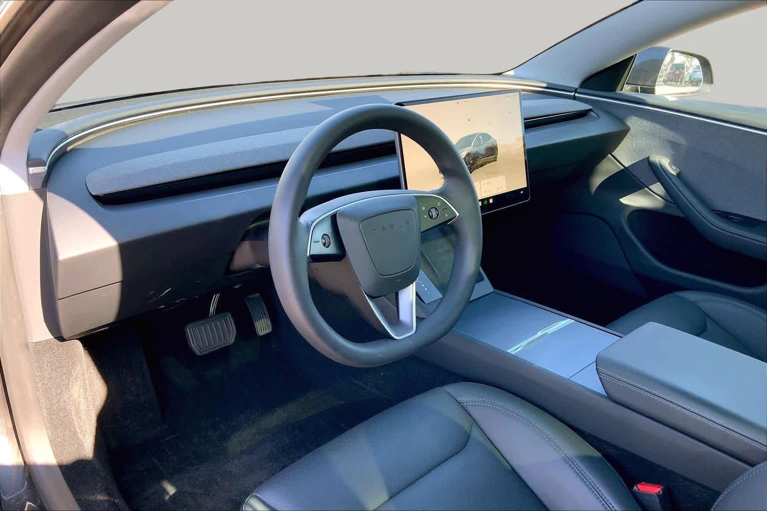 Used 2024 Tesla Model 3 Standard Range RWD image 16