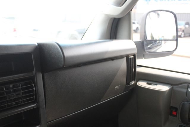 Used 2022 Chevrolet Express 2500 w/ Driver Convenience Package RWD image 18