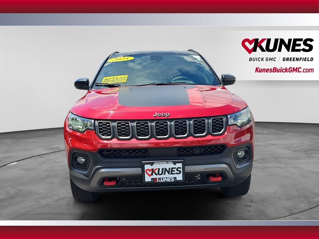 Used 2025 Jeep Compass Trailhawk AWD/4WD image 4