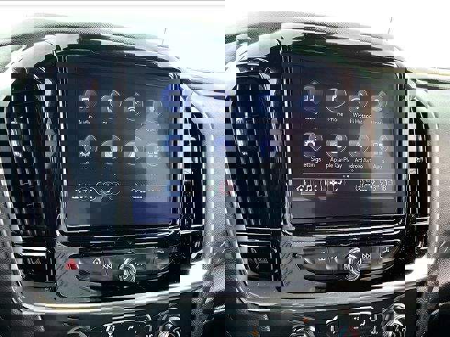 Used 2023 Chevrolet Traverse LT image 20