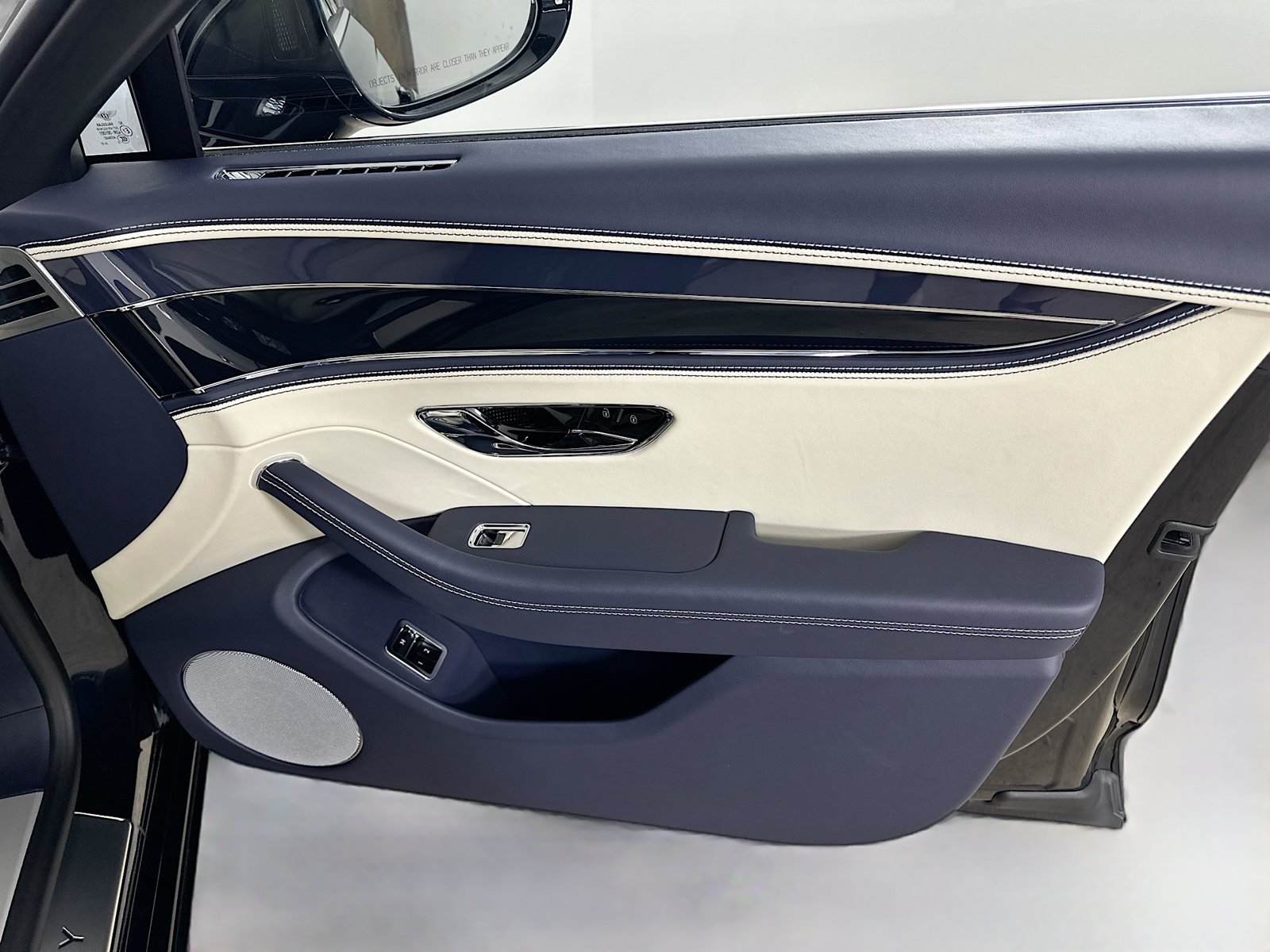 New 2026 Bentley Flying Spur V8 AWD/4WD image 48