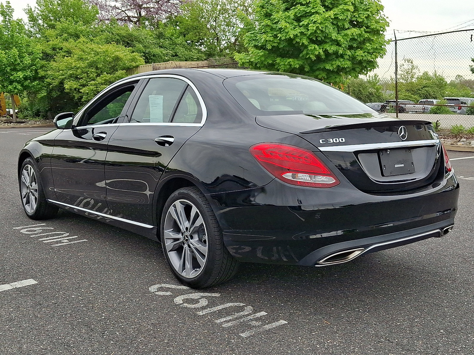 Used 2018 Mercedes-Benz C 300 4MATIC Sedan image 4