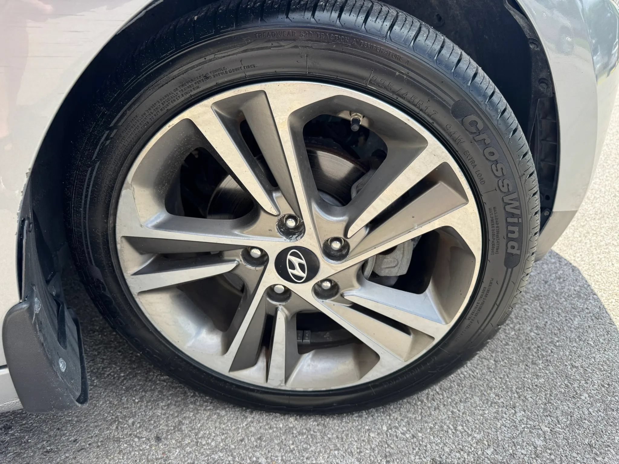Used 2017 Hyundai Elantra Limited w/ Limited Tech Package 04 FWD image 25