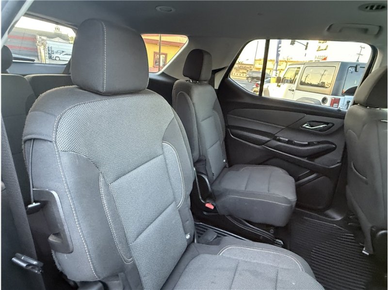 Used 2020 Chevrolet Traverse LT FWD image 29