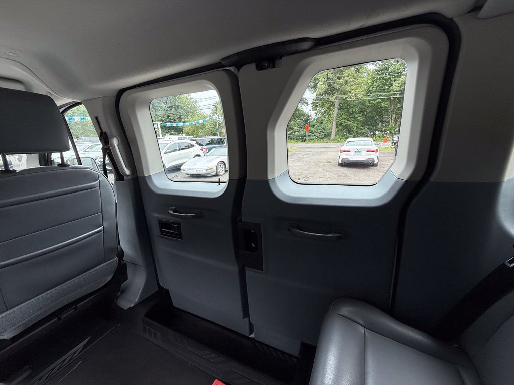 Used 2018 Ford Transit 150 XL RWD image 28