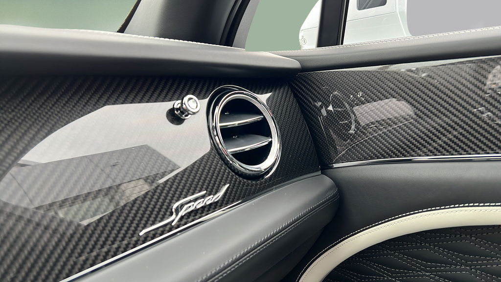 New 2026 Bentley Bentayga Speed AWD/4WD image 40