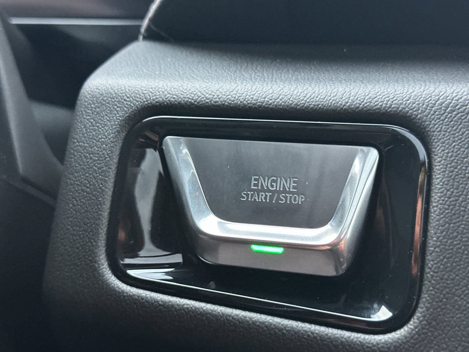 New 2026 GMC Yukon XL Denali w/ Sun & Power Step Package AWD/4WD image 24