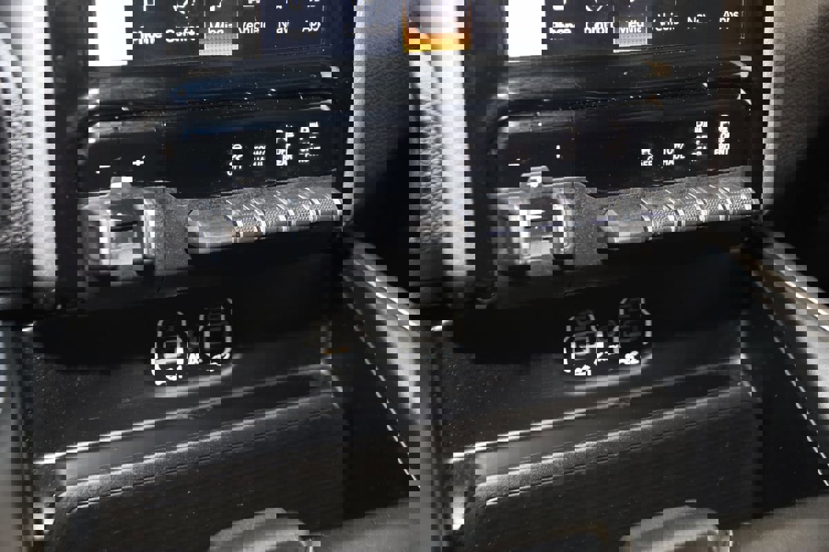 Used 2024 RAM 2500 Big Horn w/ Level 2 Equipment Group AWD/4WD image 30