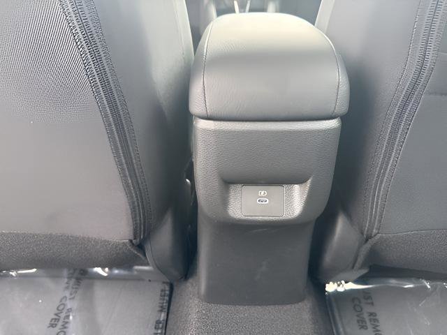 New 2025 Nissan Versa SR w/ Trunk Package image 17