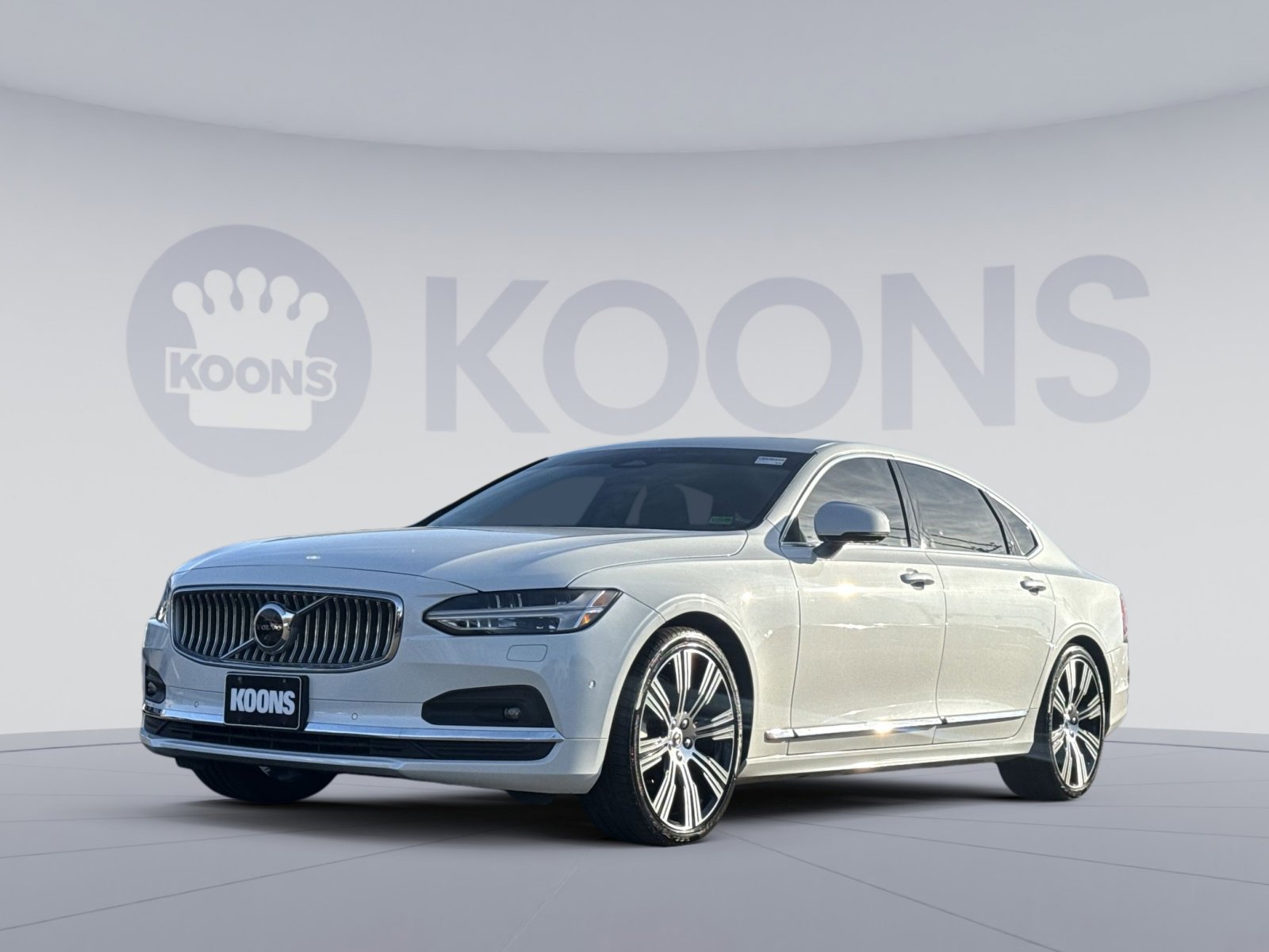 Used 2023 Volvo S90 B6 Ultimate image 1