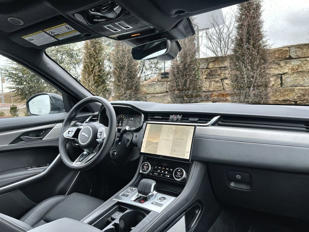Used 2025 Jaguar F-PACE R-Dynamic S image 14
