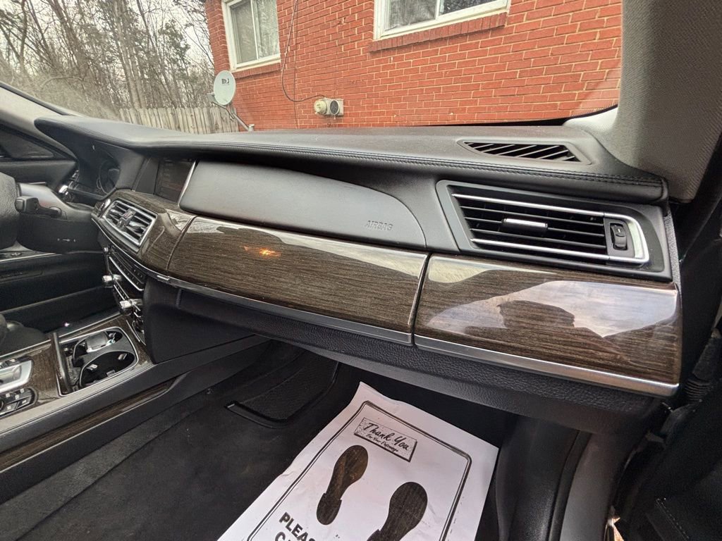 Used 2014 BMW 750Li 750Li w/ Executive Package image 15