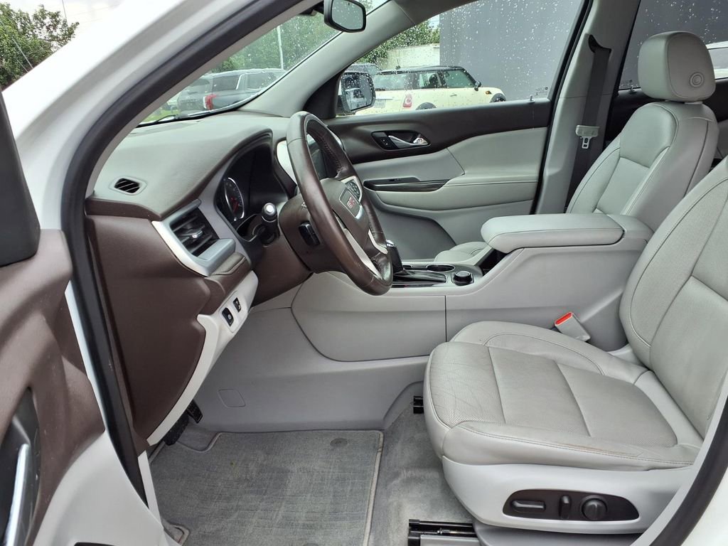 Used 2017 GMC Acadia SLT w/ LPO, Floor Liner Package FWD image 10