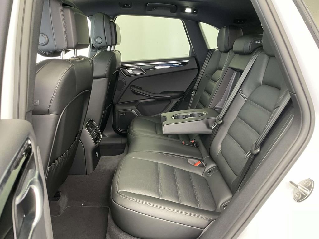 New 2026 Porsche Macan S image 18