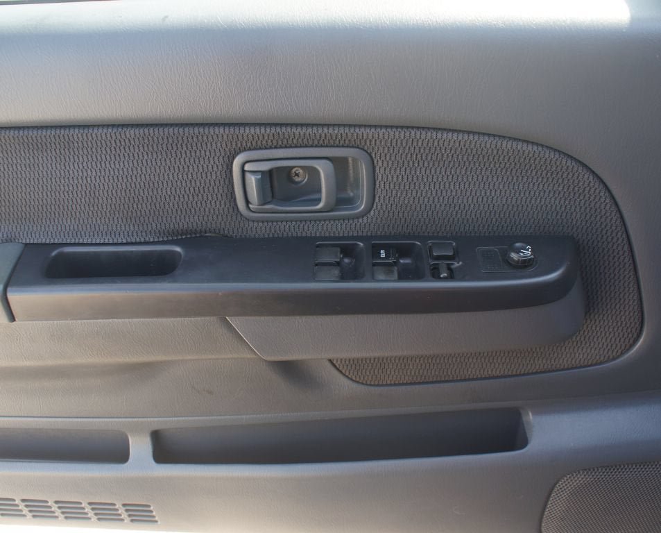 Used 2004 Nissan Frontier XE w/ (PWR) Pwr Pkg RWD image 18