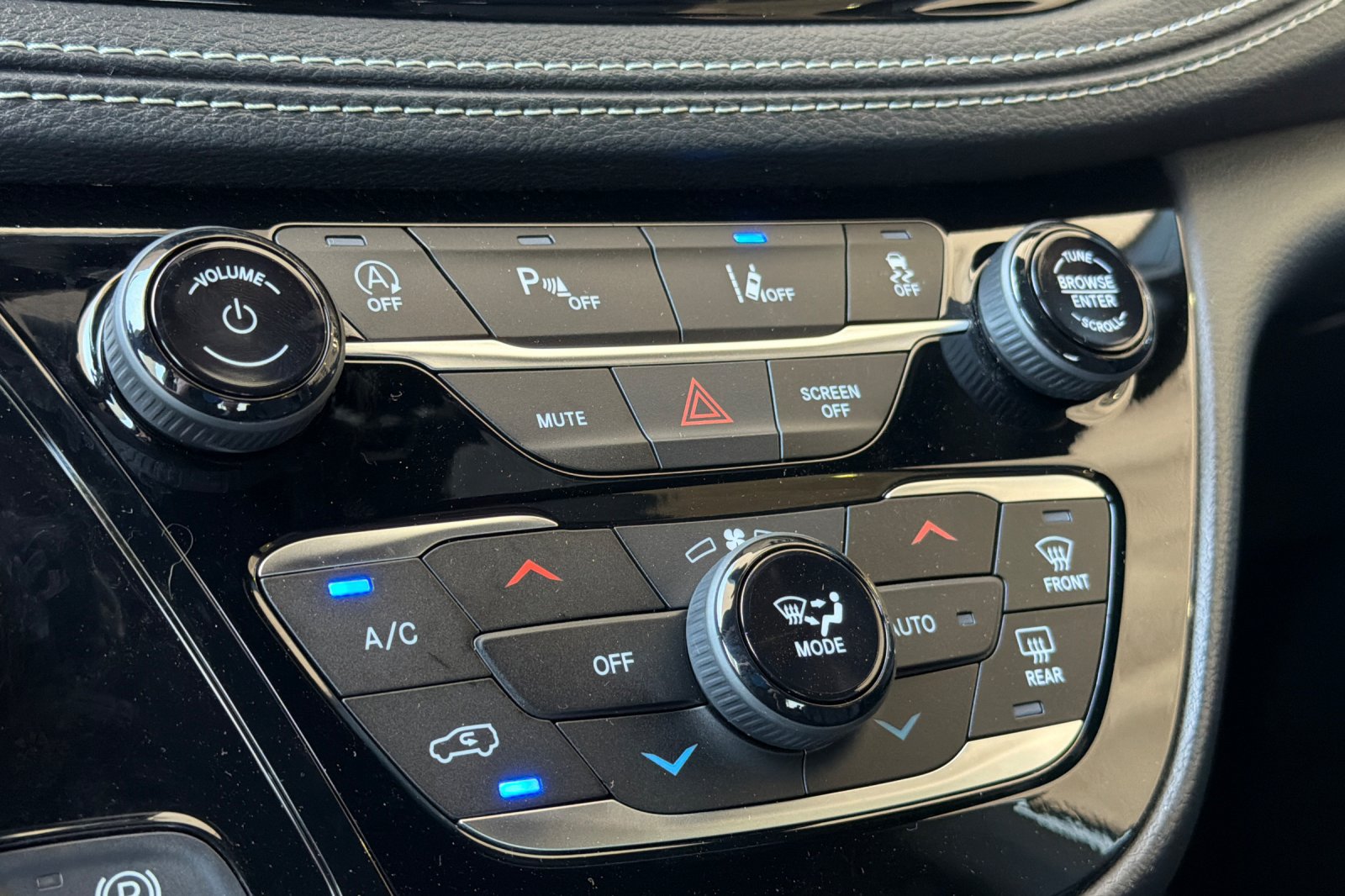 New 2027 Chrysler Pacifica Select FWD image 19
