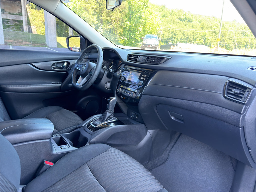Used 2017 Nissan Rogue SV w/ Midnight Edition FWD image 20