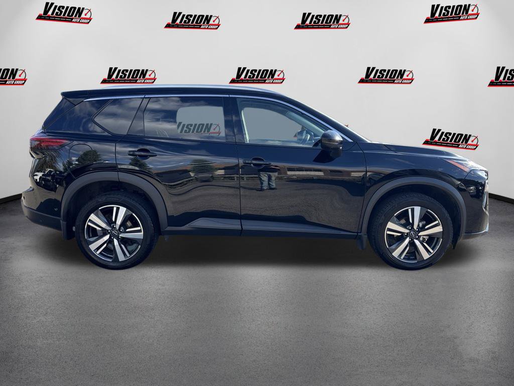 Used 2024 Nissan Rogue SL AWD/4WD image 4