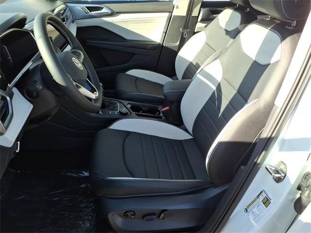New 2026 Volkswagen Taos SEL image 10