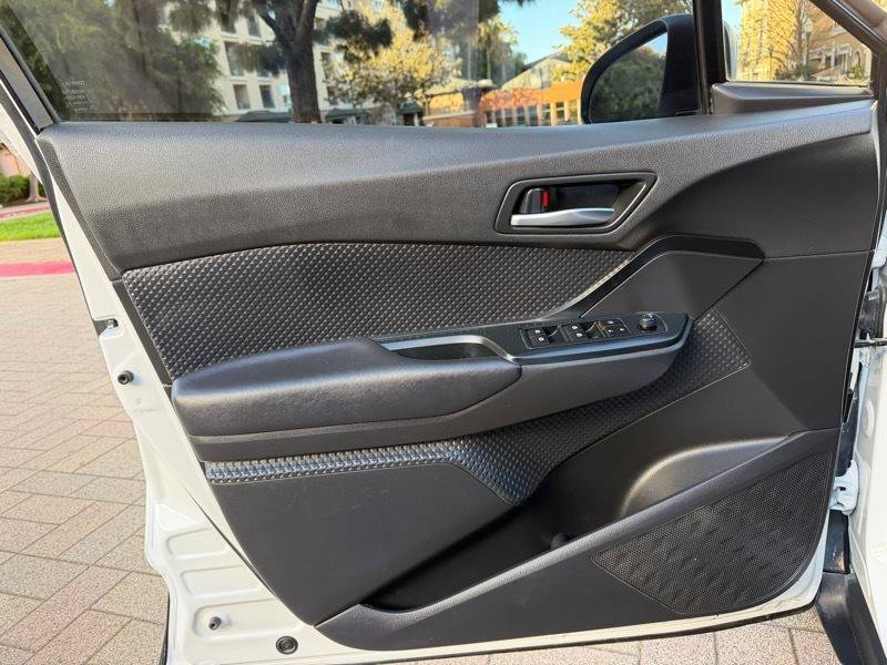 Used 2019 Toyota C-HR LE FWD image 32
