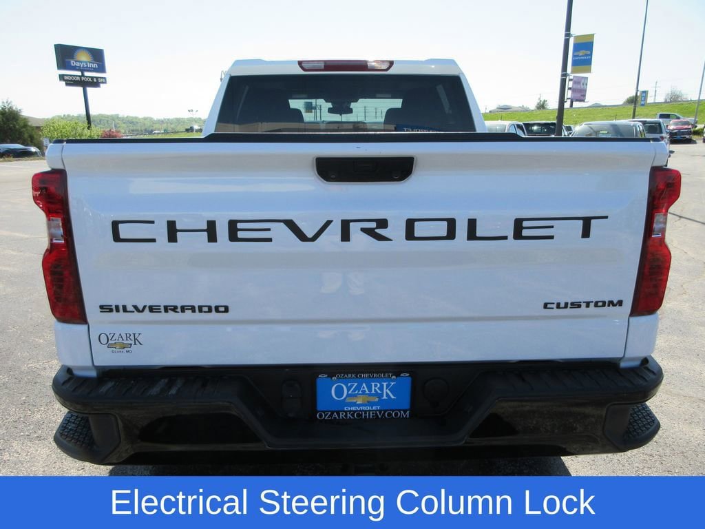 Certified 2024 Chevrolet Silverado 1500 Custom Trail Boss w/ LPO, Dark Essentials Package image 4