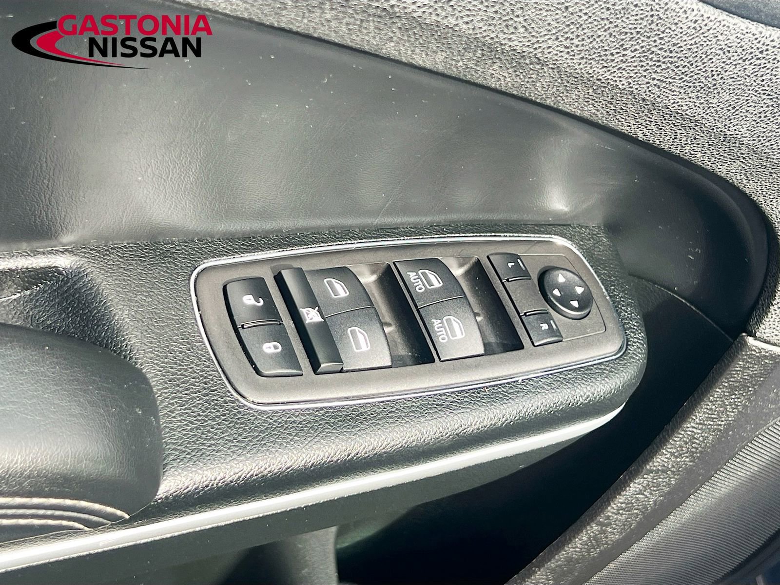 Used 2023 Chrysler 300 S image 23