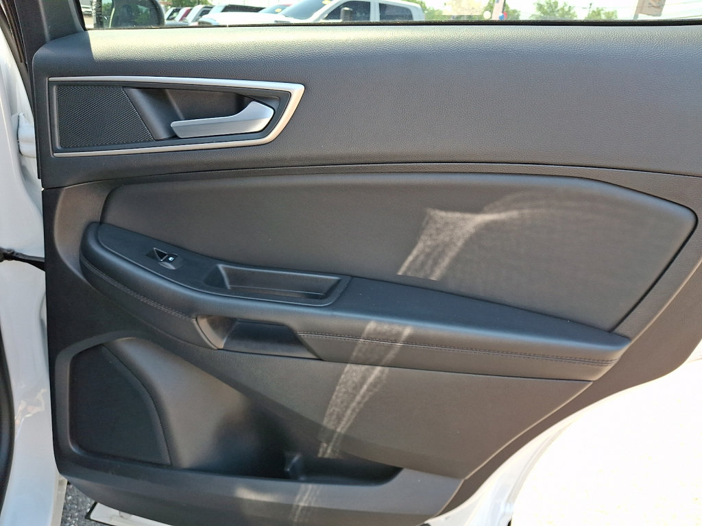 Used 2024 Ford Edge SEL AWD/4WD image 14