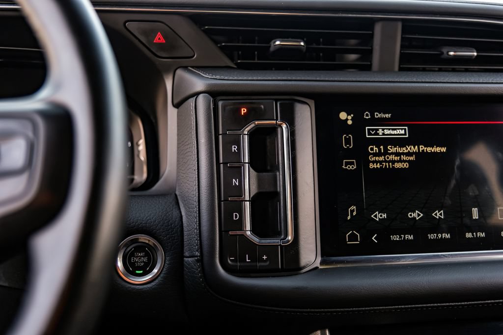 Used 2024 GMC Yukon XL Denali AWD/4WD image 30