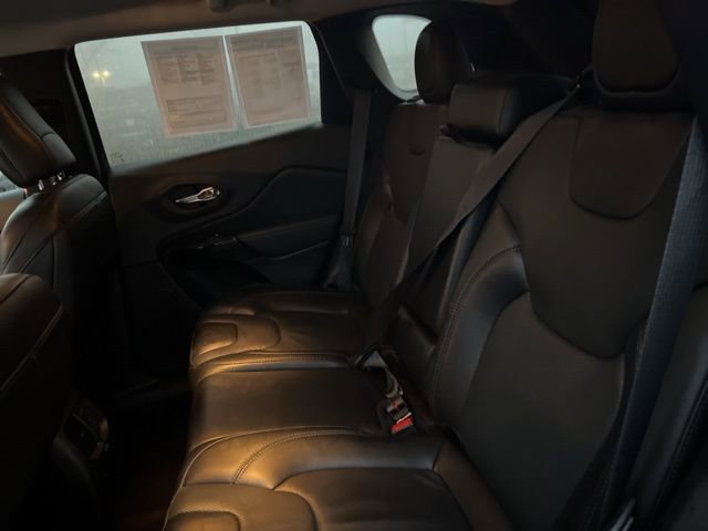 Used 2023 Jeep Cherokee Altitude Lux image 13