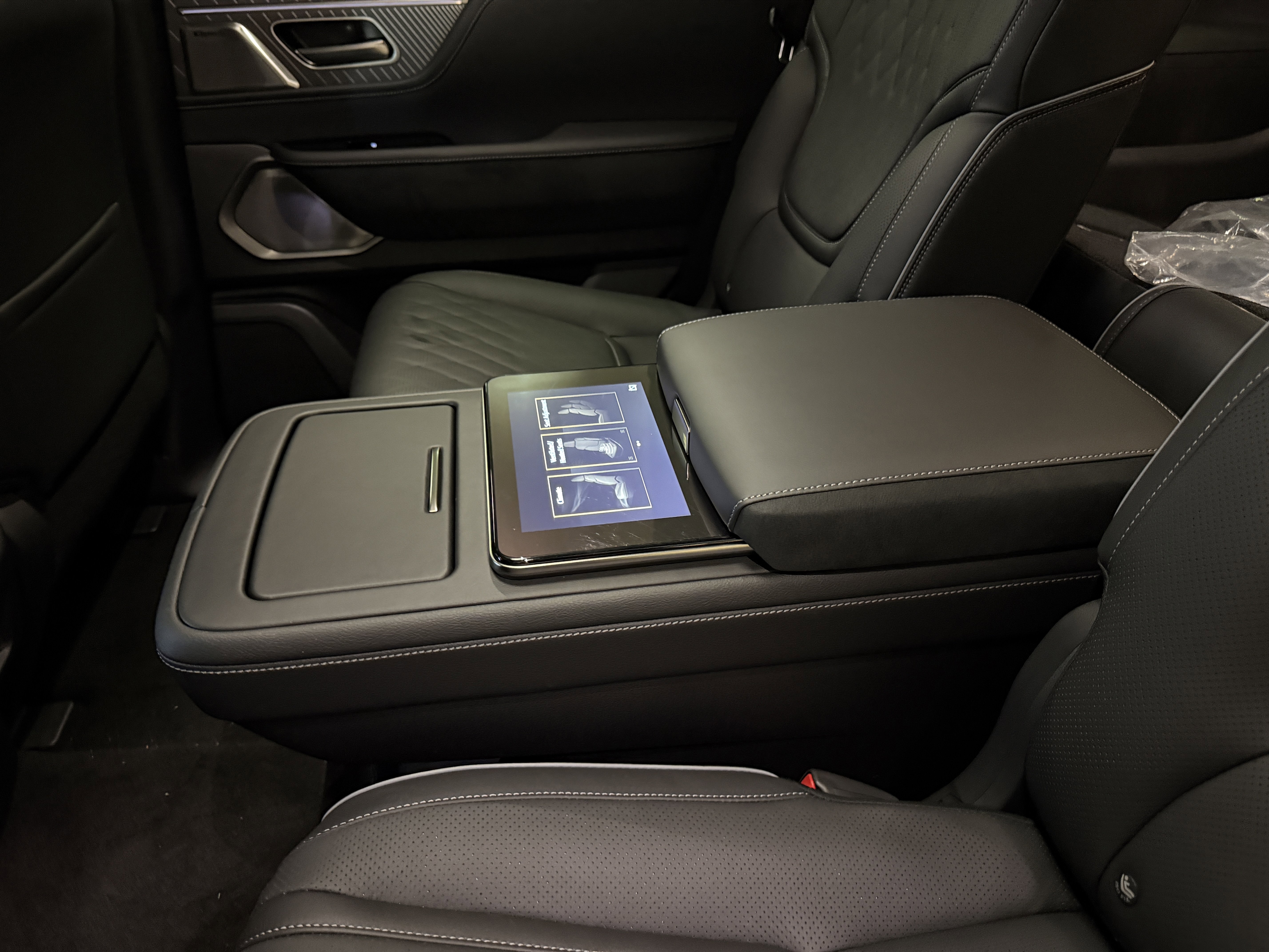 New 2026 INFINITI QX80 Autograph image 17