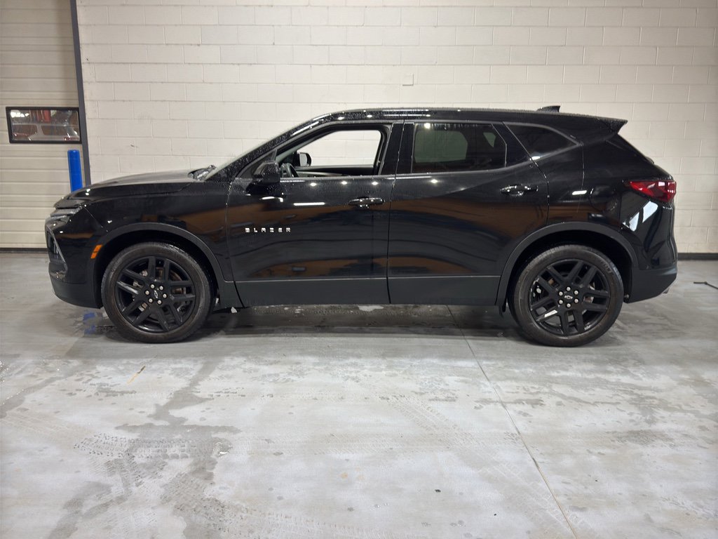 Used 2023 Chevrolet Blazer LT w/ Driver Confidence Package image 2