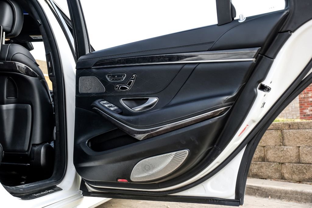 Used 2019 Mercedes-Benz S 560e w/ AMG Line Exterior image 55