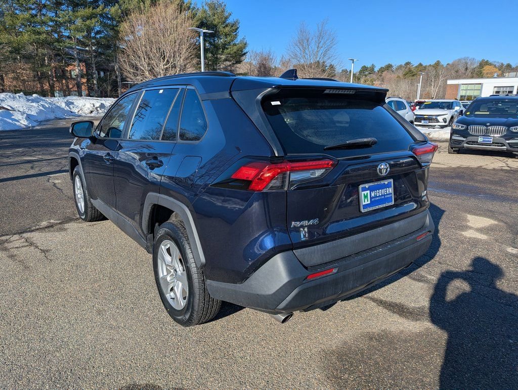 Used 2021 Toyota RAV4 XLE image 3