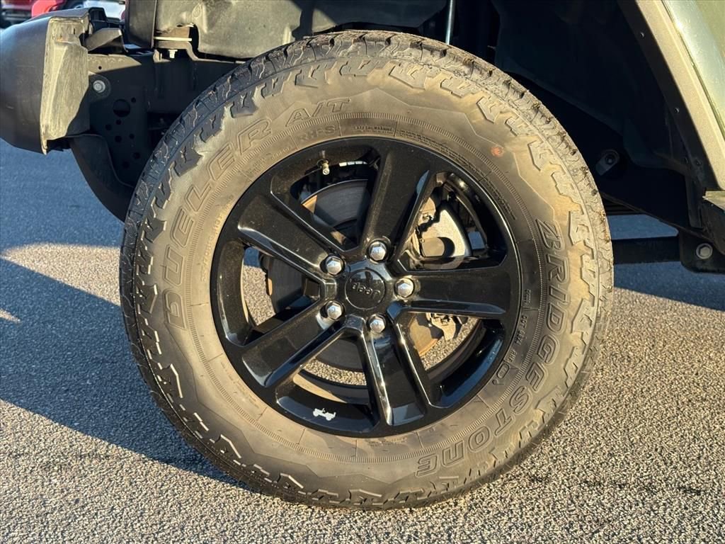 Used 2021 Jeep Wrangler Unlimited Sahara image 9