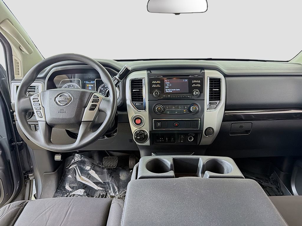 Used 2017 Nissan Titan SV image 20