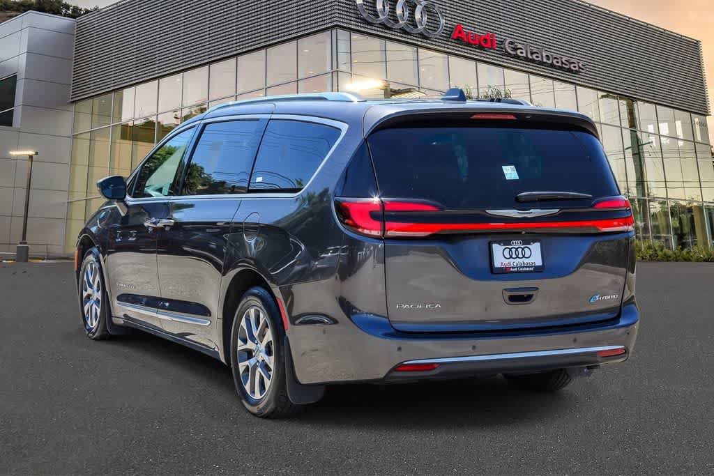 Used 2022 Chrysler Pacifica Pinnacle FWD image 2