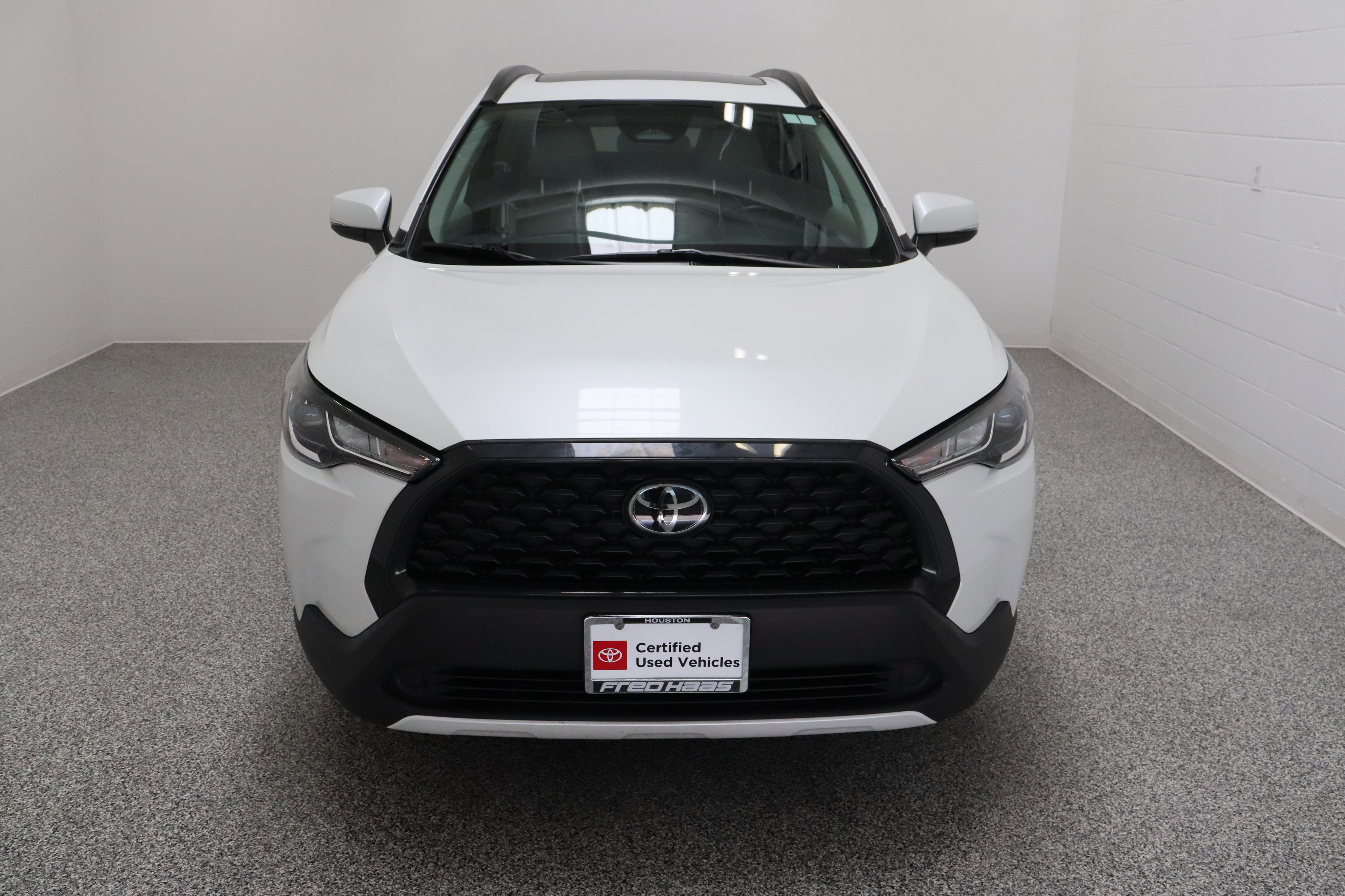 Certified 2023 Toyota Corolla Cross LE w/ Moonroof Package image 3