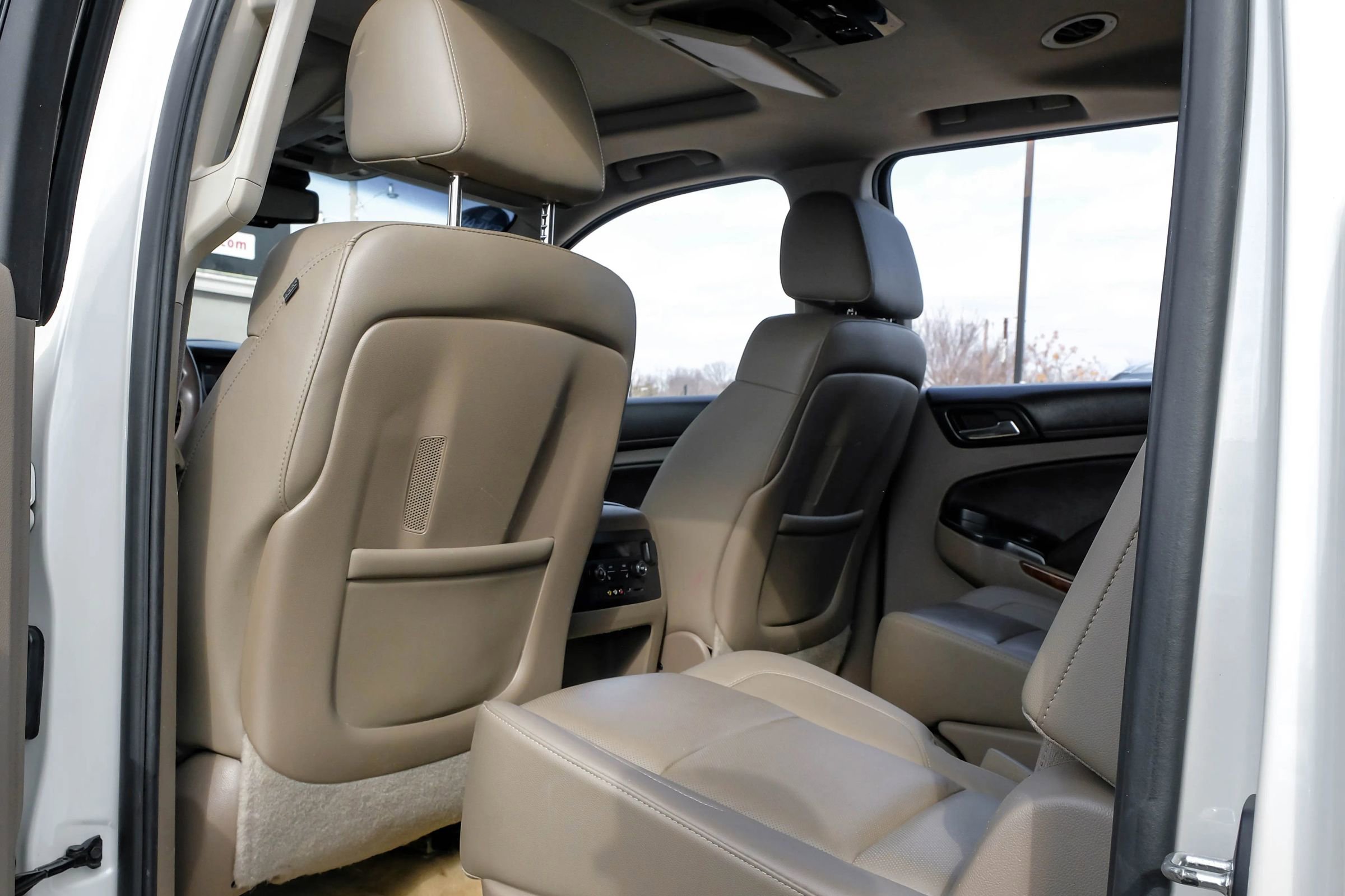 Used 2015 Chevrolet Suburban LTZ image 47