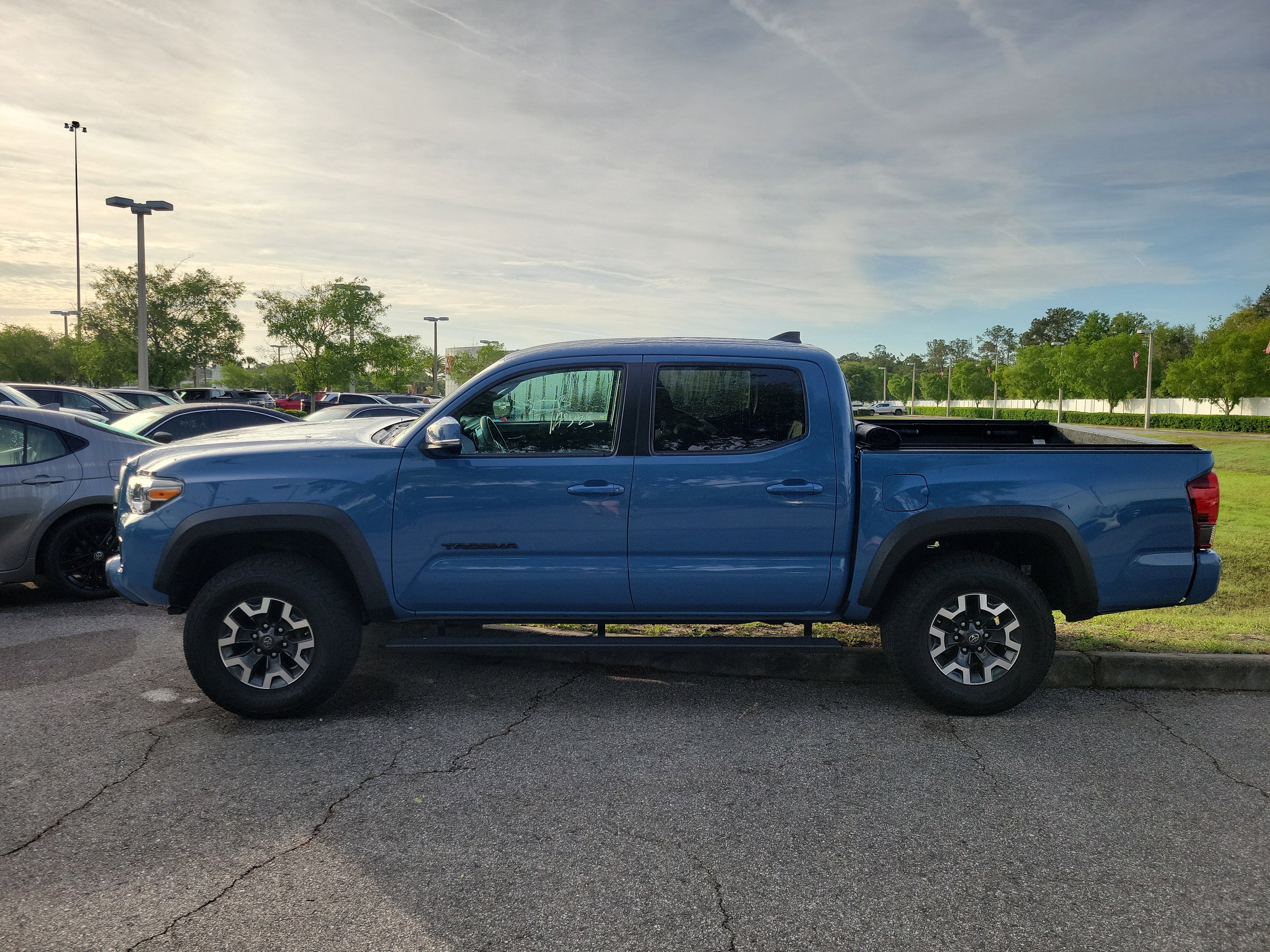 Used 2019 Toyota Tacoma TRD Off-Road w/ Technology Package image 22