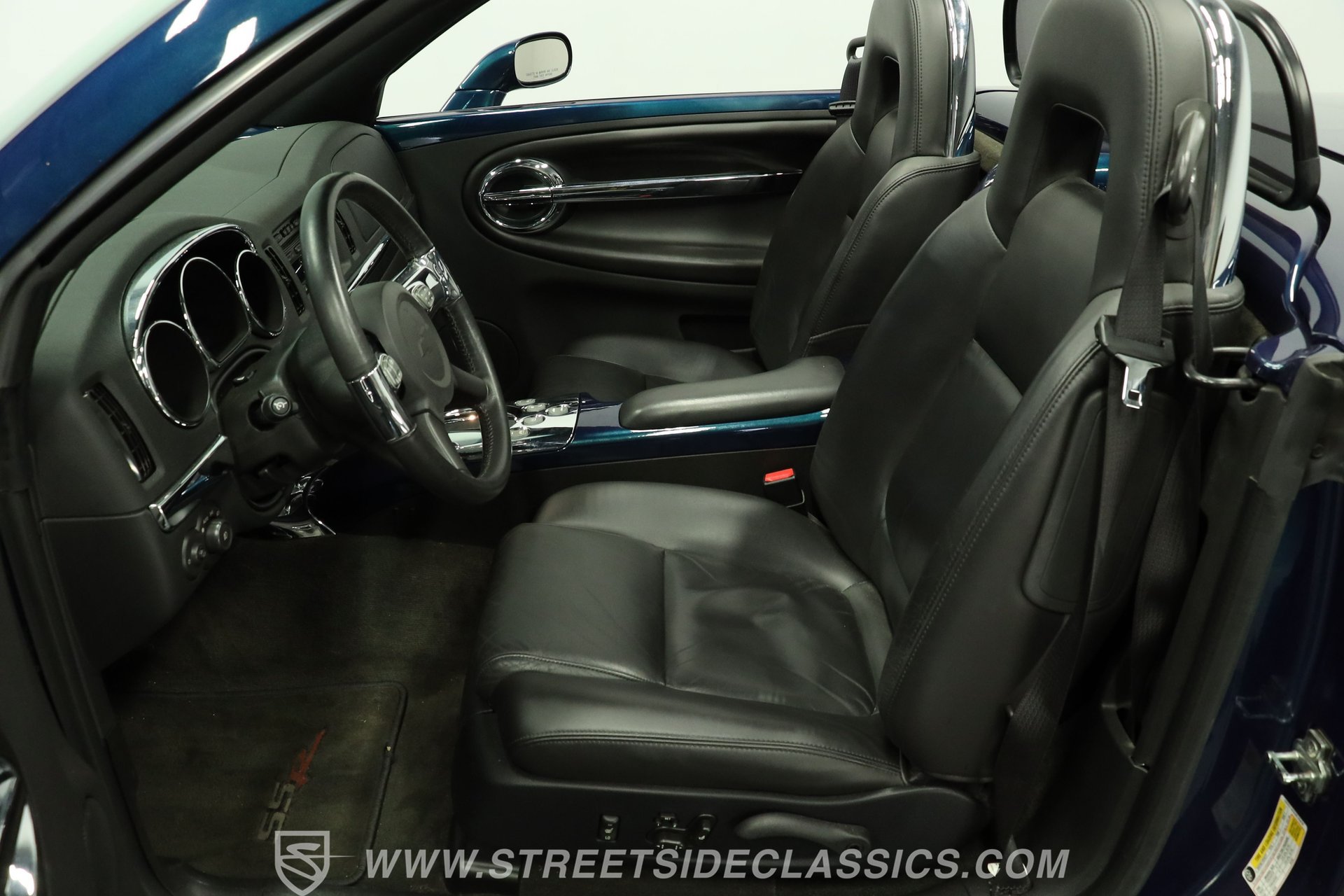 Used 2006 Chevrolet SSR w/ Preferred Equipment Group RWD image 35
