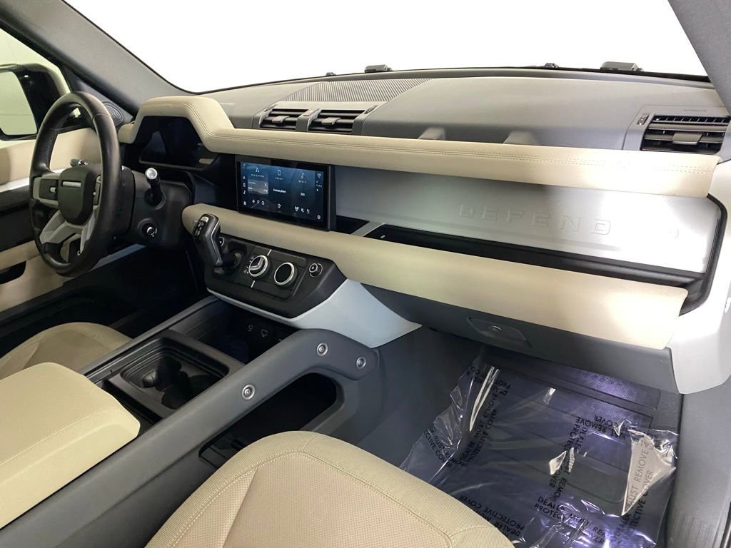 Used 2020 Land Rover Defender 110 SE image 32