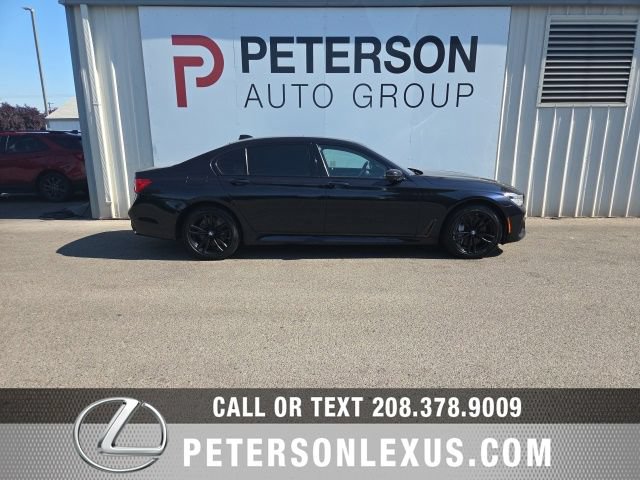 Used 2018 BMW 750i RWD image 3