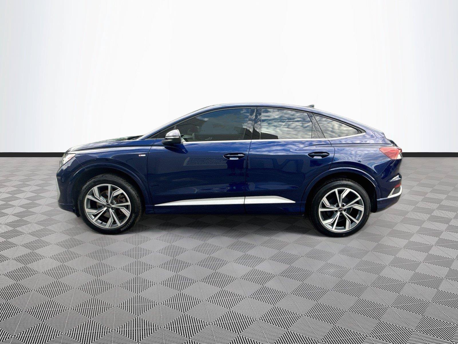 Certified 2024 Audi Q4 e-tron Premium Plus AWD/4WD image 4