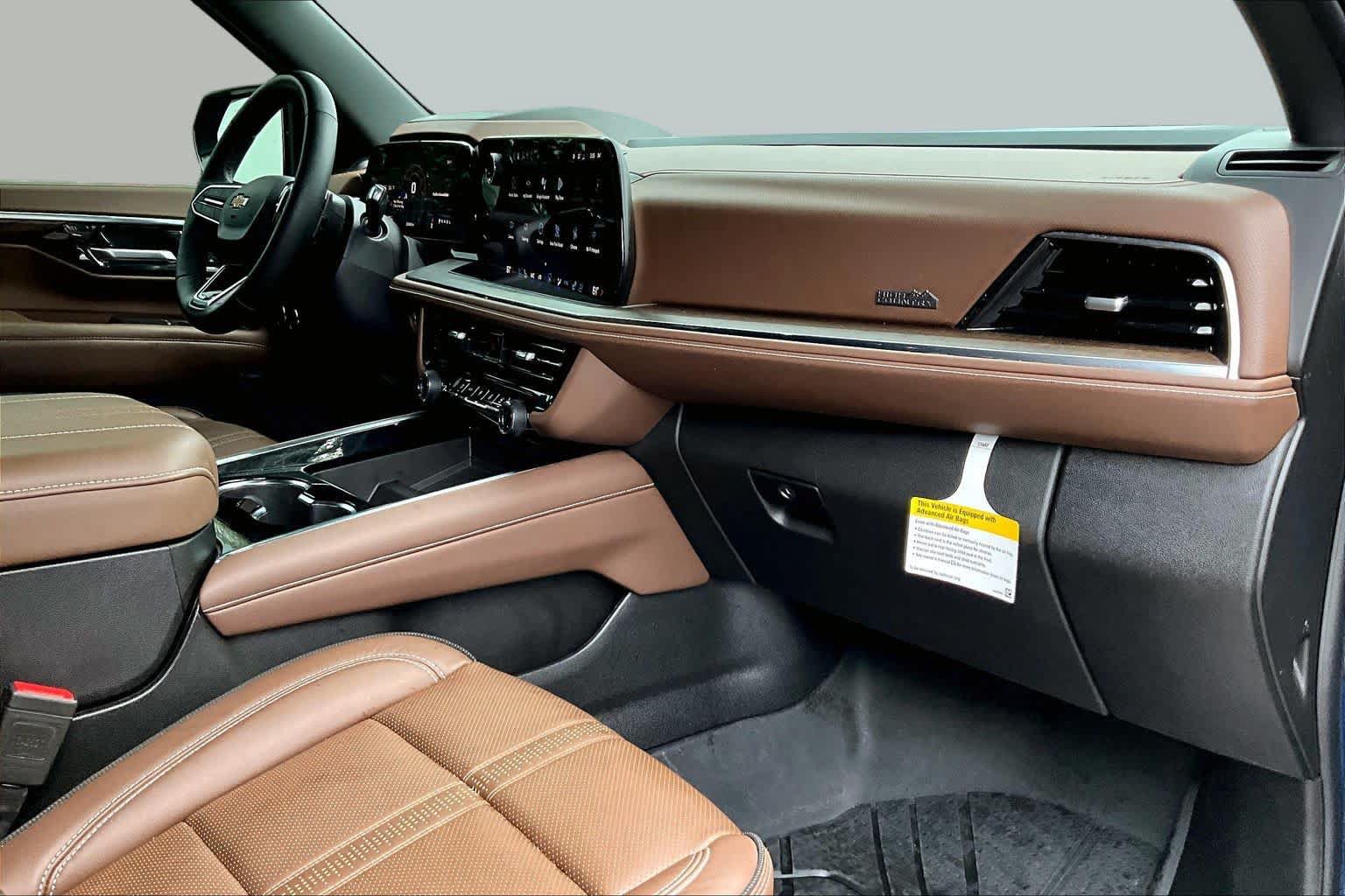 Used 2025 Chevrolet Tahoe High Country AWD/4WD image 19