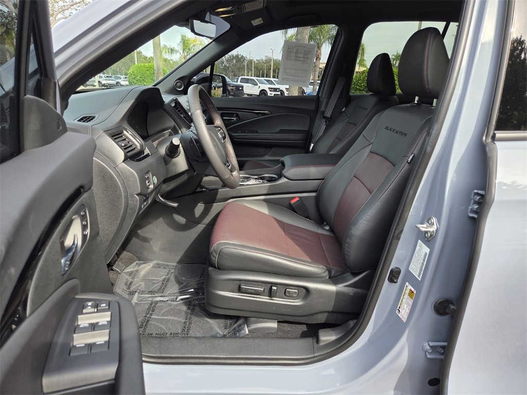 Used 2025 Honda Ridgeline Black Edition image 10