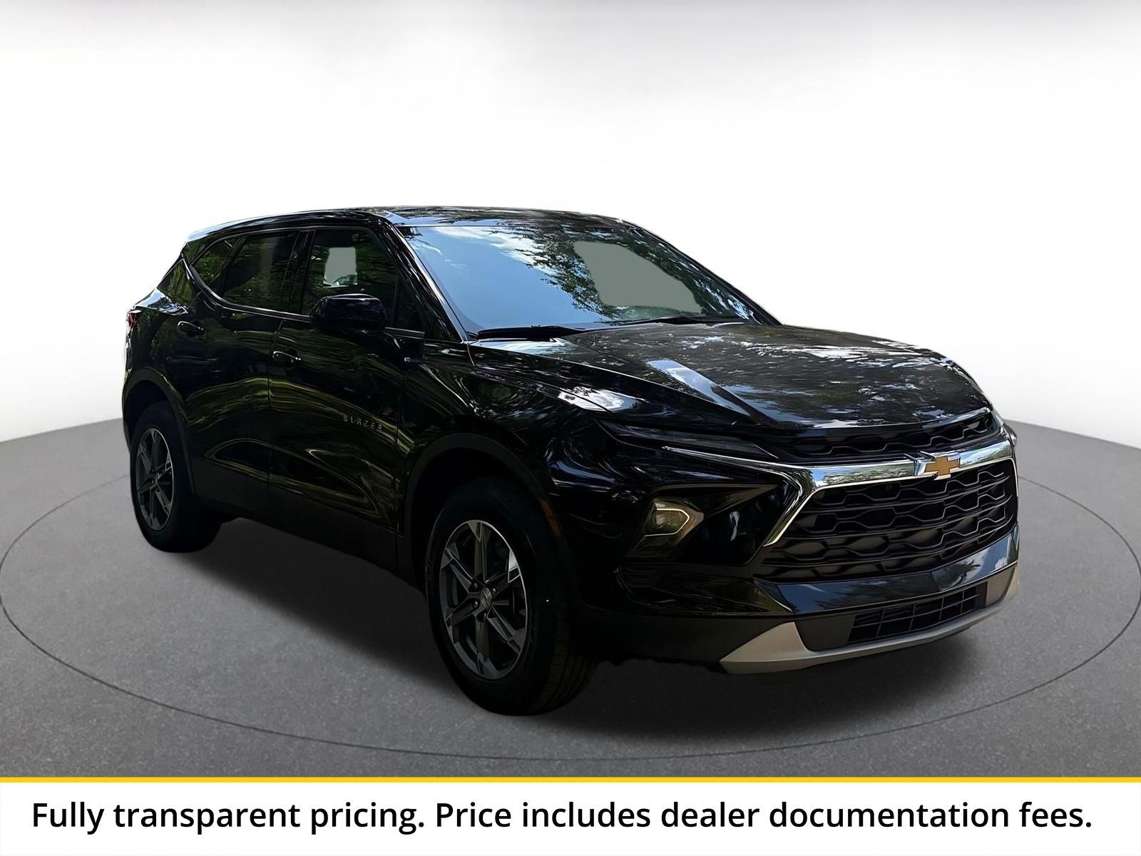 Used 2025 Chevrolet Blazer LT FWD image 1