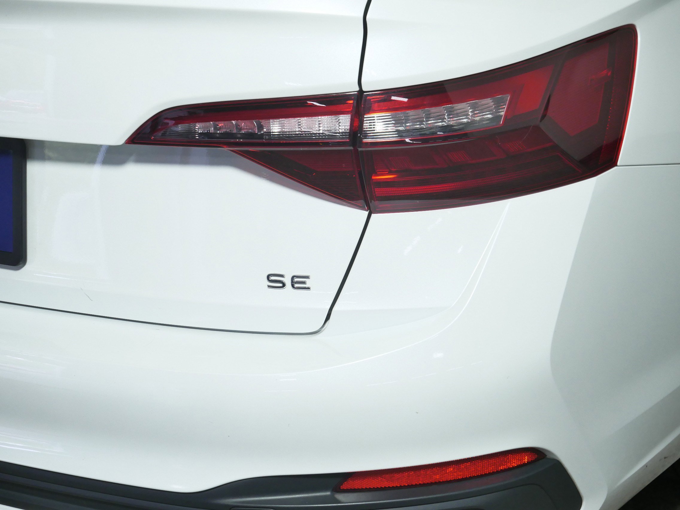 Certified 2022 Volkswagen Jetta SE w/ Panoramic Sunroof Package image 17