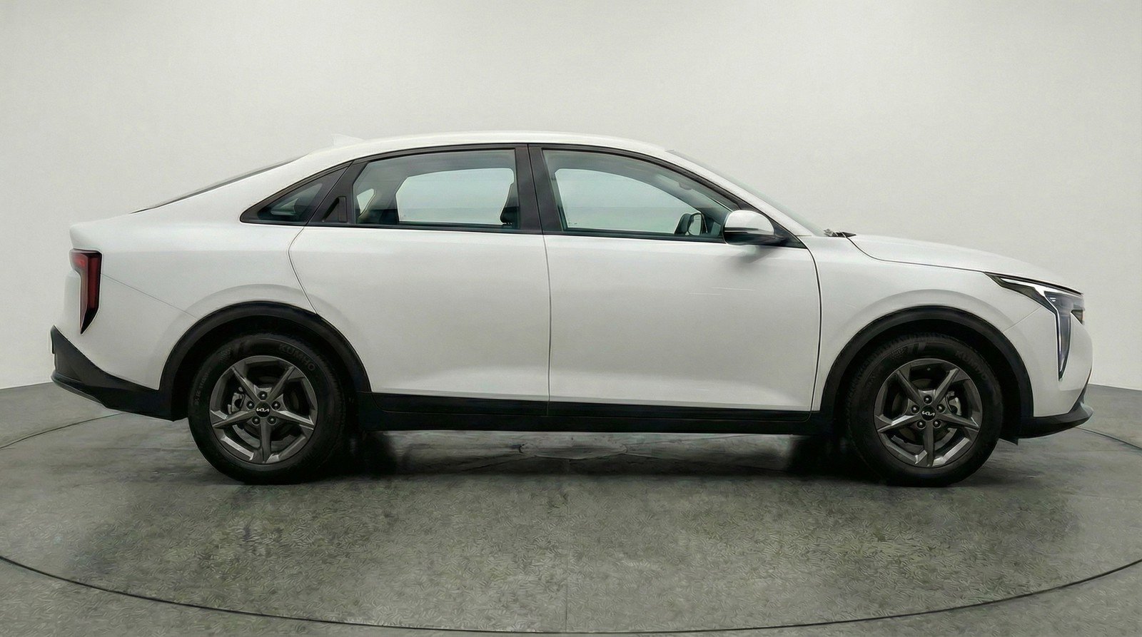 Used 2025 Kia K4 LXS image 11