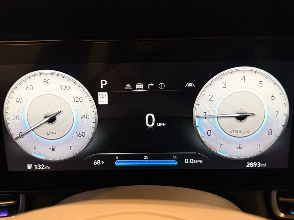 Used 2025 Hyundai Elantra SEL image 17