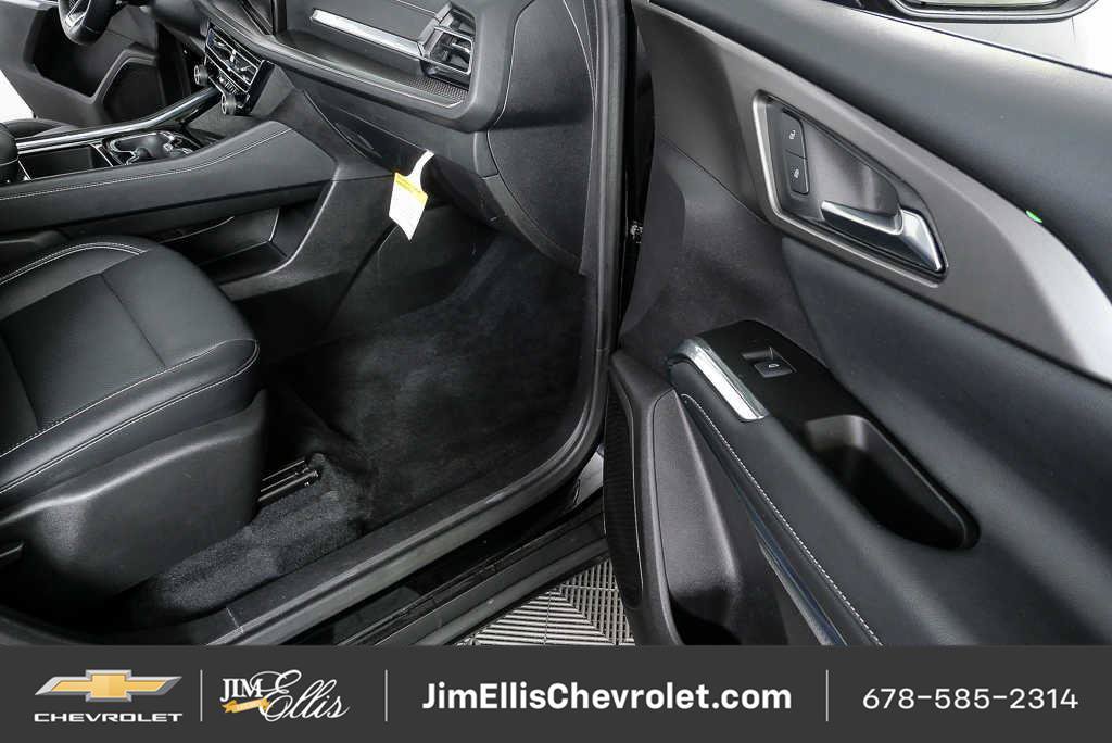 Certified 2025 Chevrolet Traverse LT FWD image 24